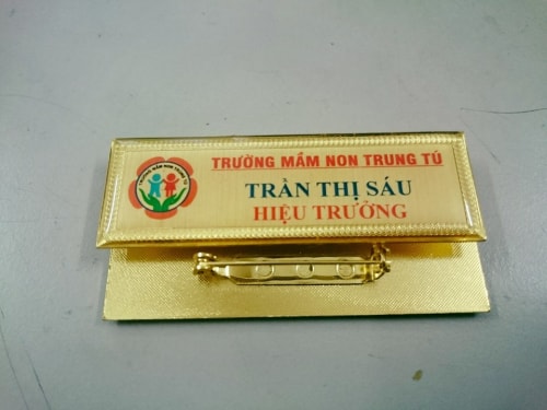 the-ten-nhan-vien-04