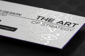 In card visit phủ UV